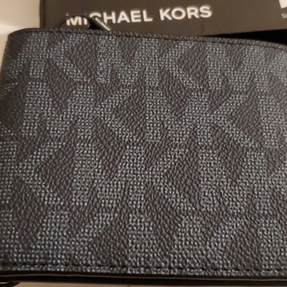 New authentic Michael kors leather mens wallet